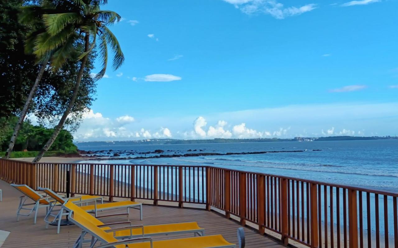 Cidade De Goa - IHCL SeleQtions Santa Cruz Buitenkant foto View of the beach from the resort
