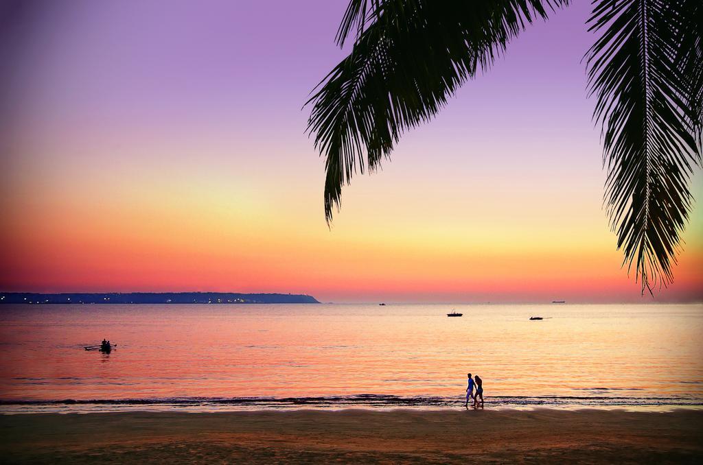 Cidade De Goa - IHCL SeleQtions Santa Cruz Buitenkant foto Sunset at Patong Beach